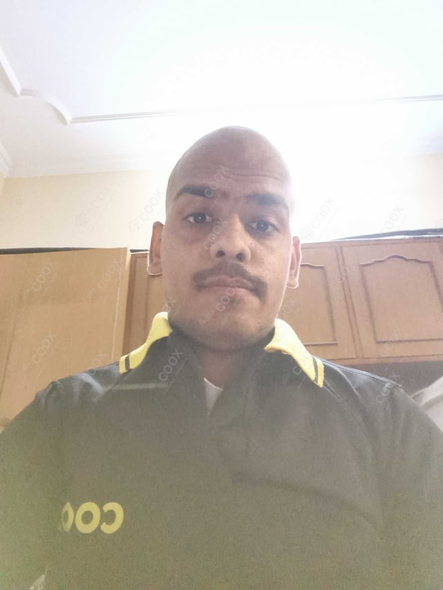 Chef from COOX at bookings. Professional cooks chefs at home