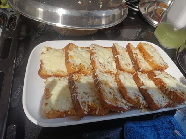 Delicious Garlic Bread with Cheese prepared by COOX