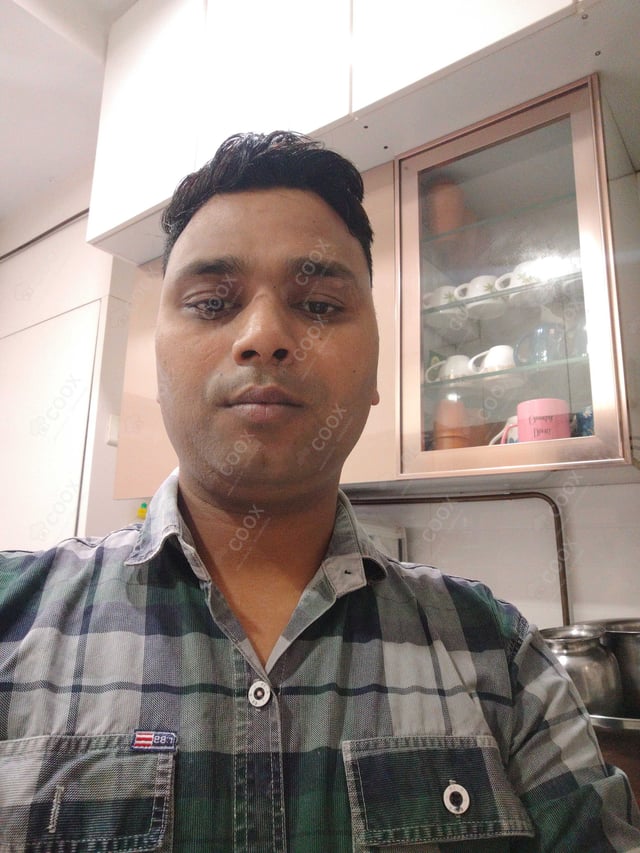 Chef from COOX at bookings. Professional cooks chefs at home