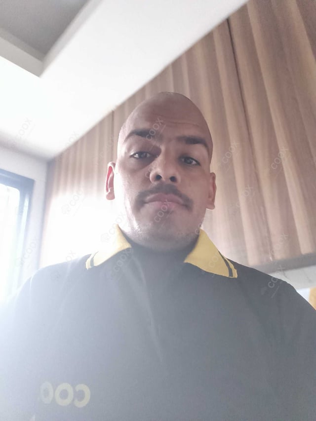 Chef from COOX at bookings. Professional cooks chefs at home