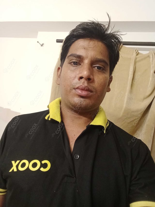 Chef from COOX at bookings. Professional cooks chefs at home