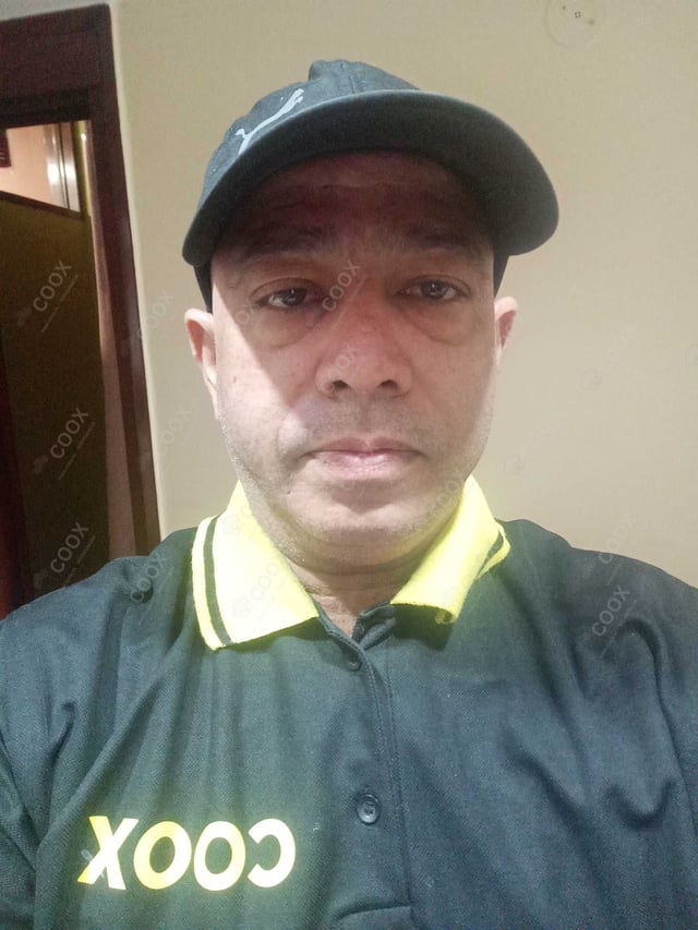 Chef from COOX at bookings. Professional cooks chefs at home