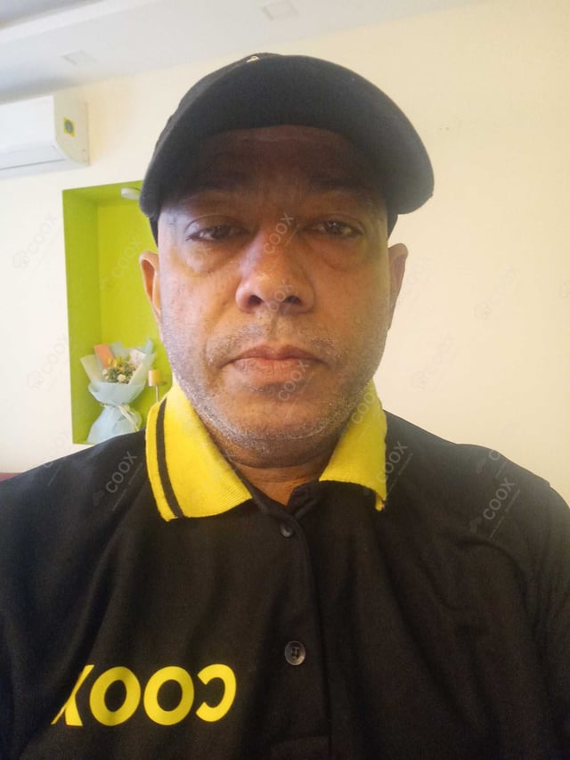 Chef from COOX at bookings. Professional cooks chefs at home