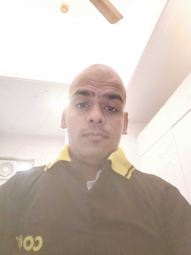 Chef from COOX at bookings. Professional cooks chefs at home