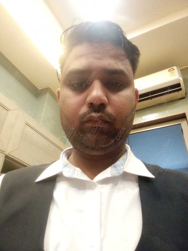 Chef from COOX at bookings. Professional cooks chefs at home