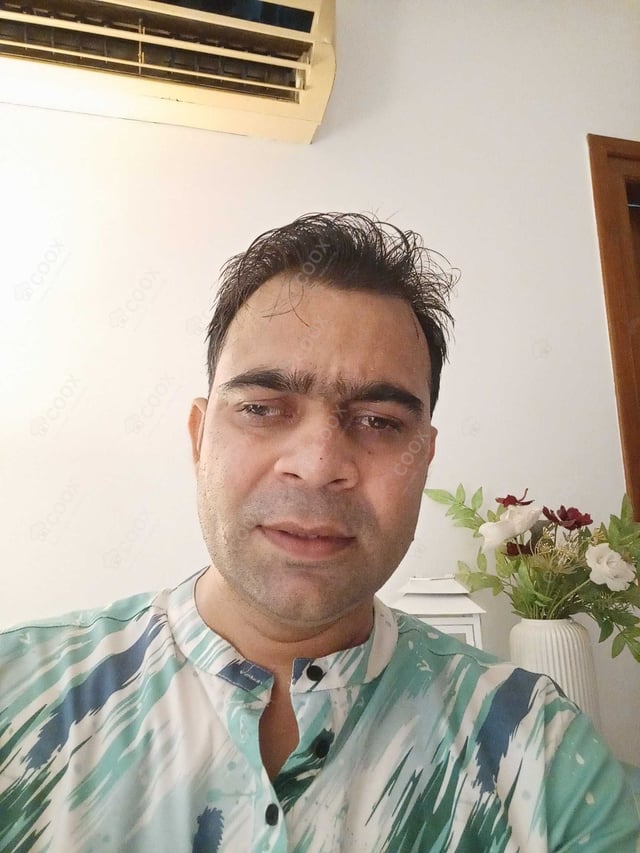 Chef from COOX at bookings. Professional cooks chefs at home