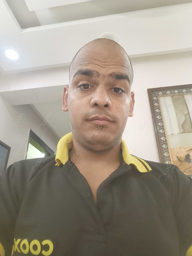 Chef from COOX at bookings. Professional cooks chefs at home