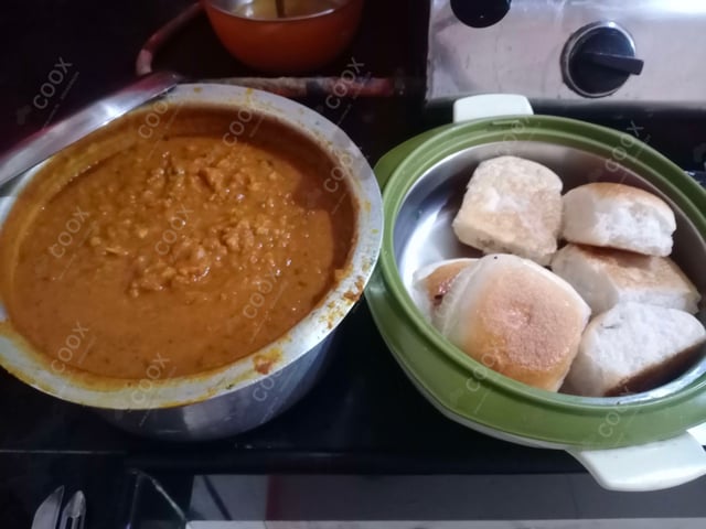 Delicious Pav Bhaji prepared by COOX