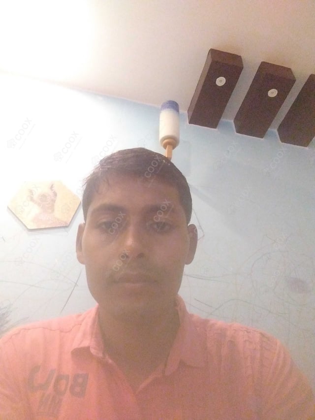 Chef from COOX at bookings. Professional cooks chefs at home