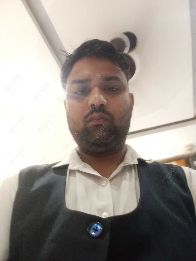 Chef from COOX at bookings. Professional cooks chefs at home