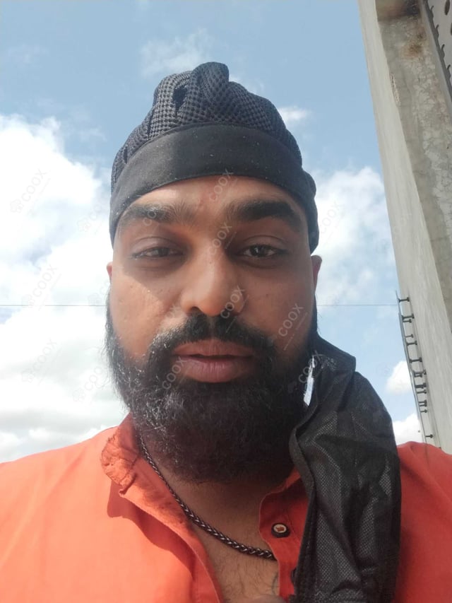 Chef from COOX at bookings. Professional cooks chefs at home