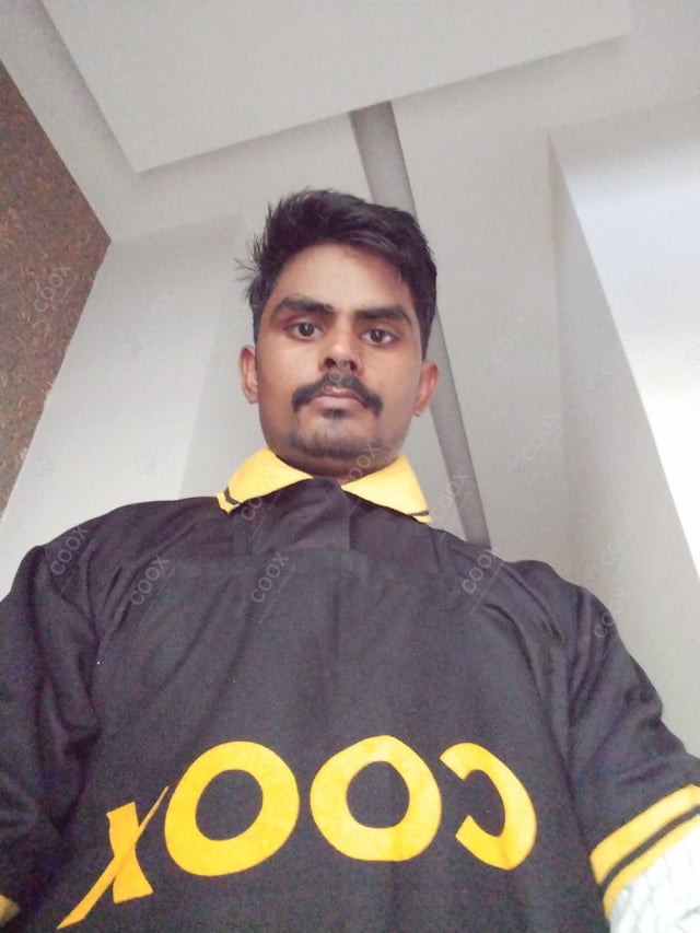 Chef from COOX at bookings. Professional cooks chefs at home