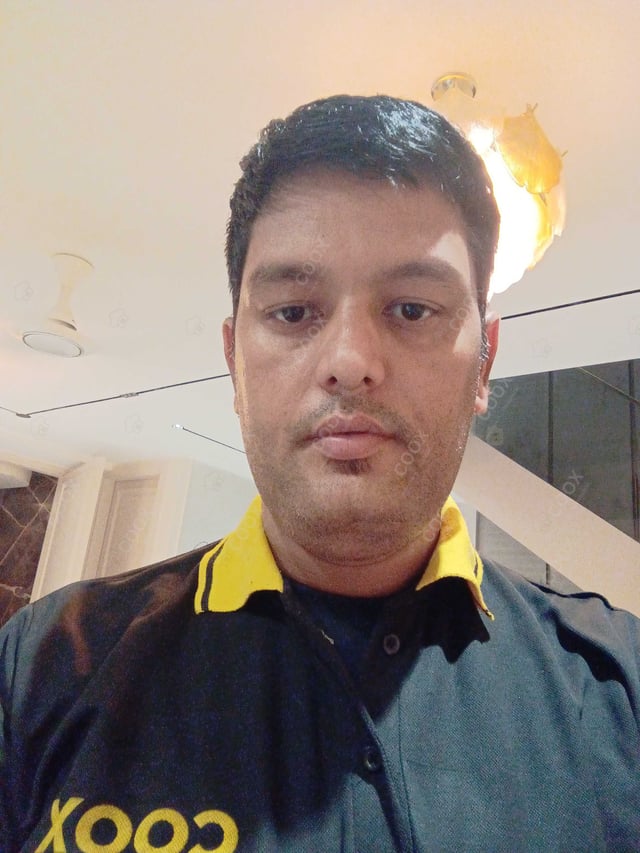 Chef from COOX at bookings. Professional cooks chefs at home