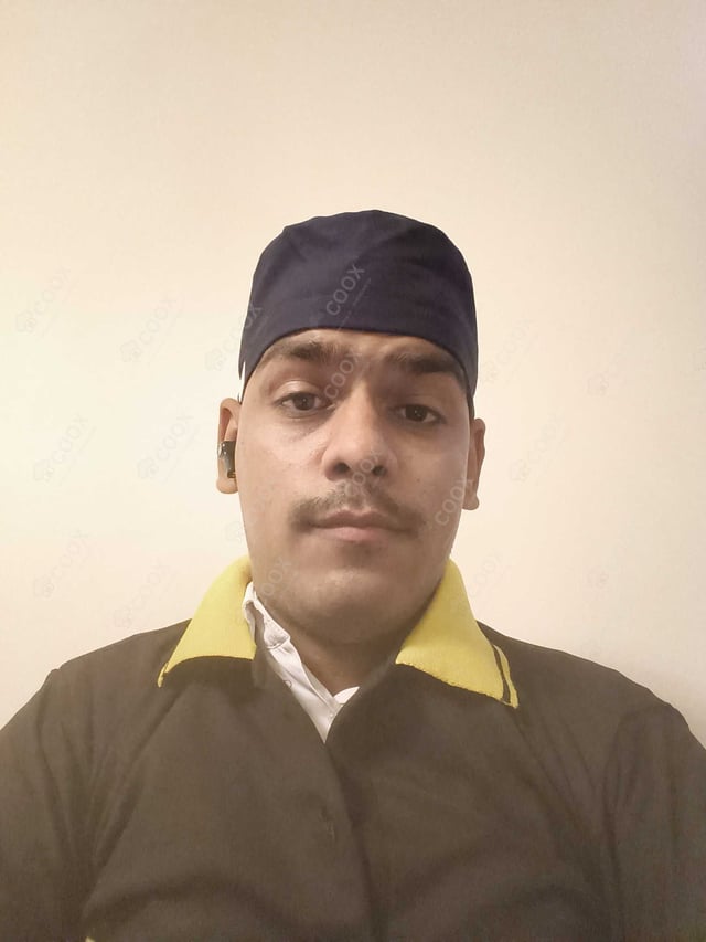 Chef from COOX at bookings. Professional cooks chefs at home