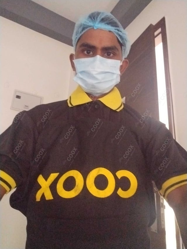 Chef from COOX at bookings. Professional cooks chefs at home