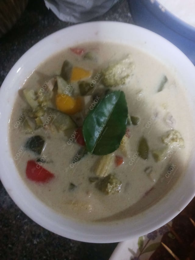 Delicious Green Thai Curry prepared by COOX