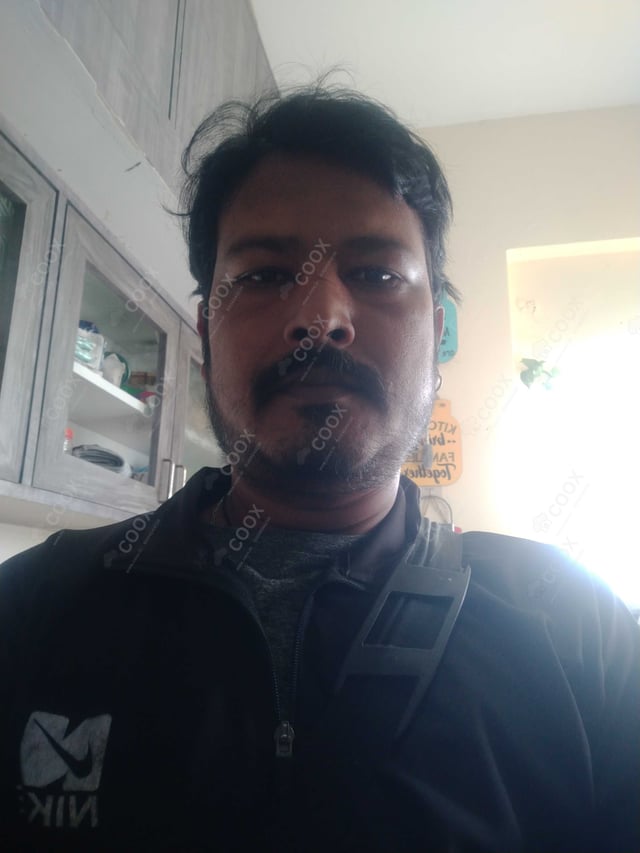 Chef from COOX at bookings. Professional cooks chefs at home