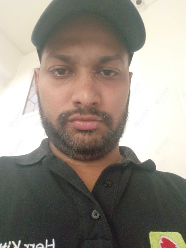 Chef from COOX at bookings. Professional cooks chefs at home