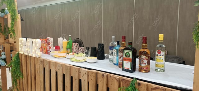 Delicious Gin & Tonic prepared by COOX