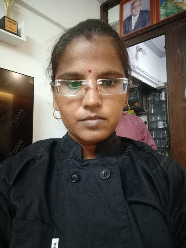 Chef from COOX at bookings. Professional cooks chefs at home