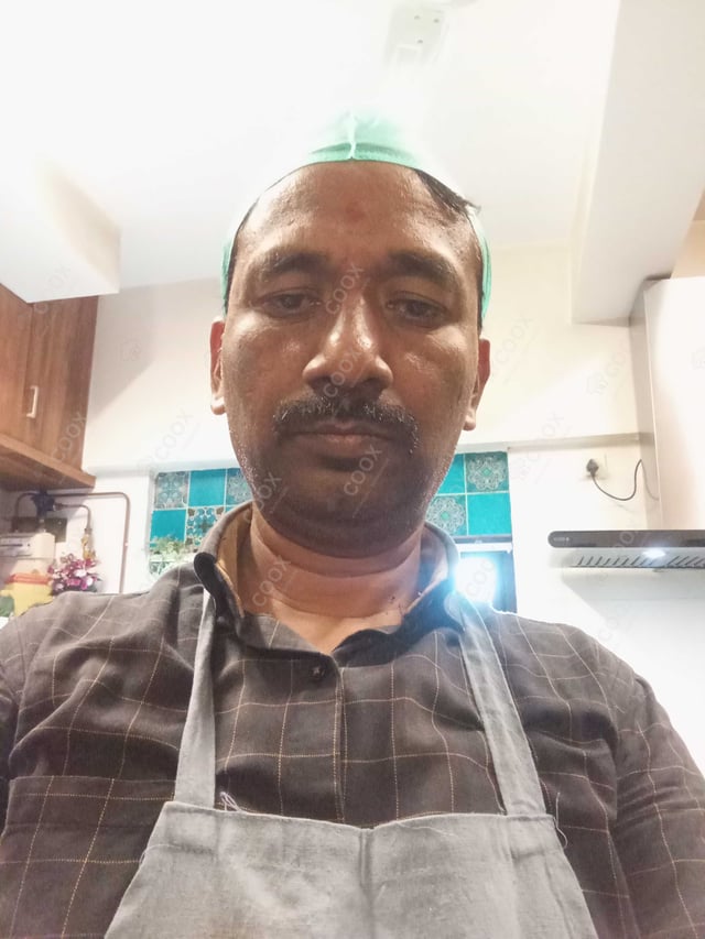 Chef from COOX at bookings. Professional cooks chefs at home