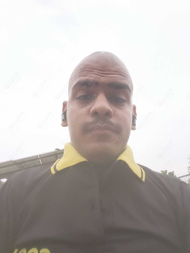 Chef from COOX at bookings. Professional cooks chefs at home