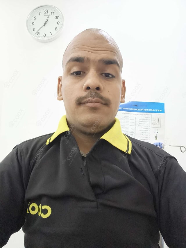 Chef from COOX at bookings. Professional cooks chefs at home