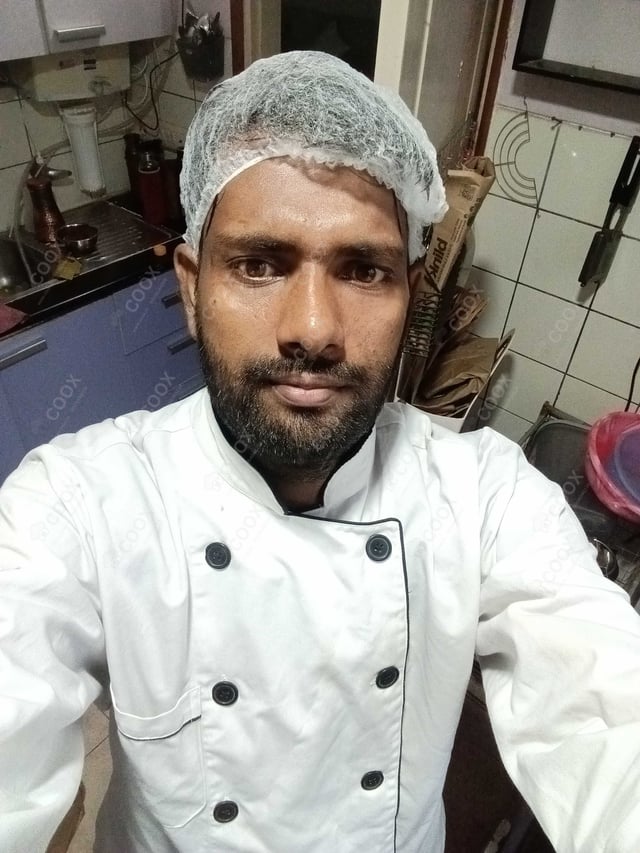 Chef from COOX at bookings. Professional cooks chefs at home