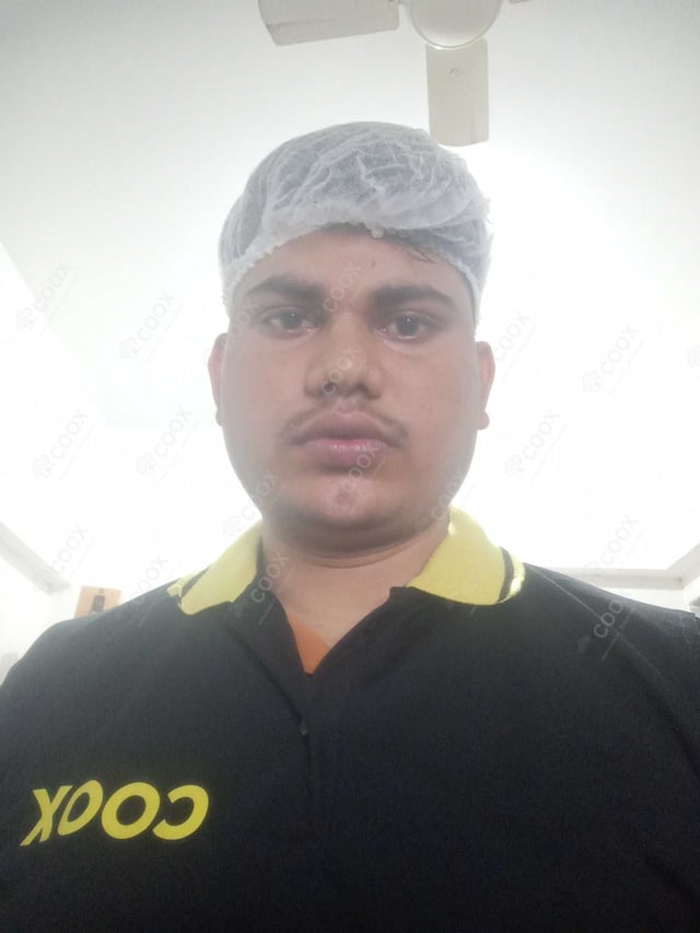 Chef from COOX at bookings. Professional cooks chefs at home