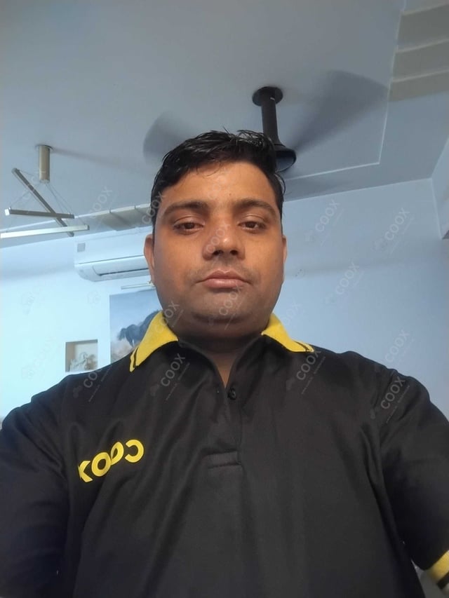 Chef from COOX at bookings. Professional cooks chefs at home