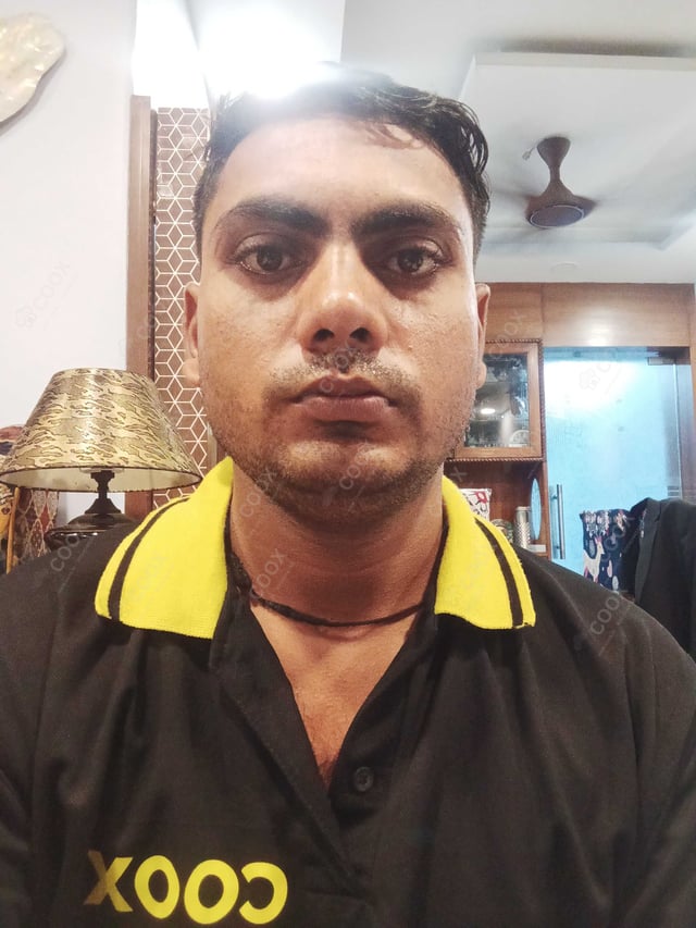 Chef from COOX at bookings. Professional cooks chefs at home