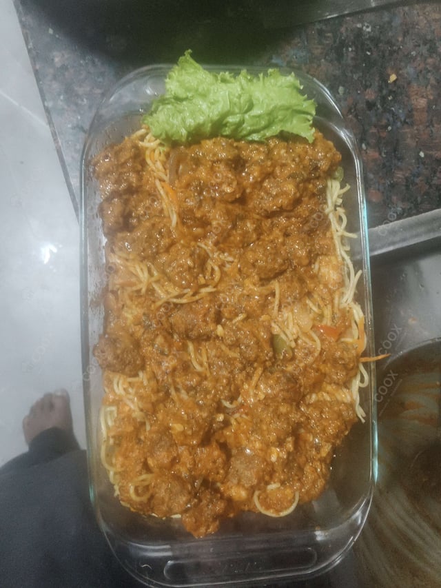 Tasty Spaghetti with Meatballs cooked by COOX chefs cooks during occasions parties events at home