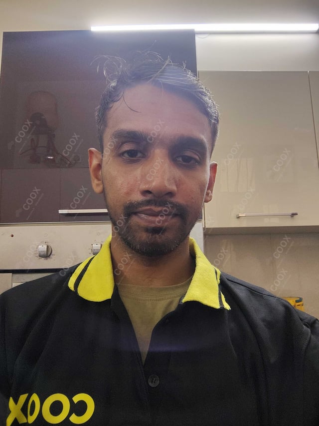 Chef from COOX at bookings. Professional cooks chefs at home