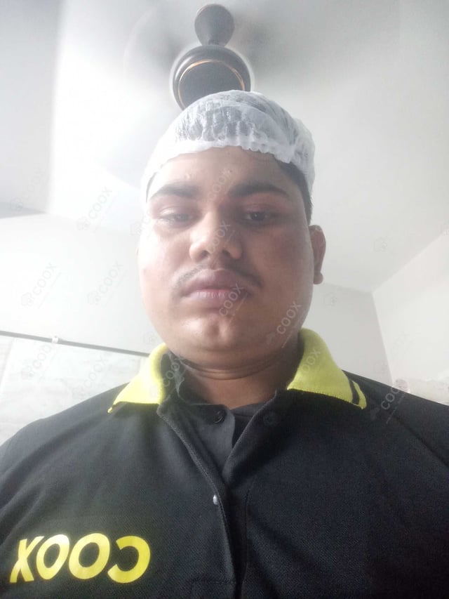 Chef from COOX at bookings. Professional cooks chefs at home