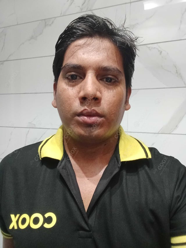 Chef from COOX at bookings. Professional cooks chefs at home