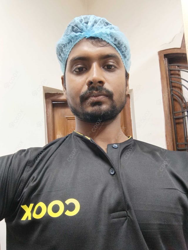 Chef from COOX at bookings. Professional cooks chefs at home