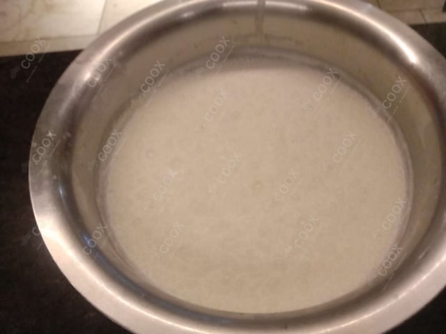 Delicious Vanilla Milkshake prepared by COOX