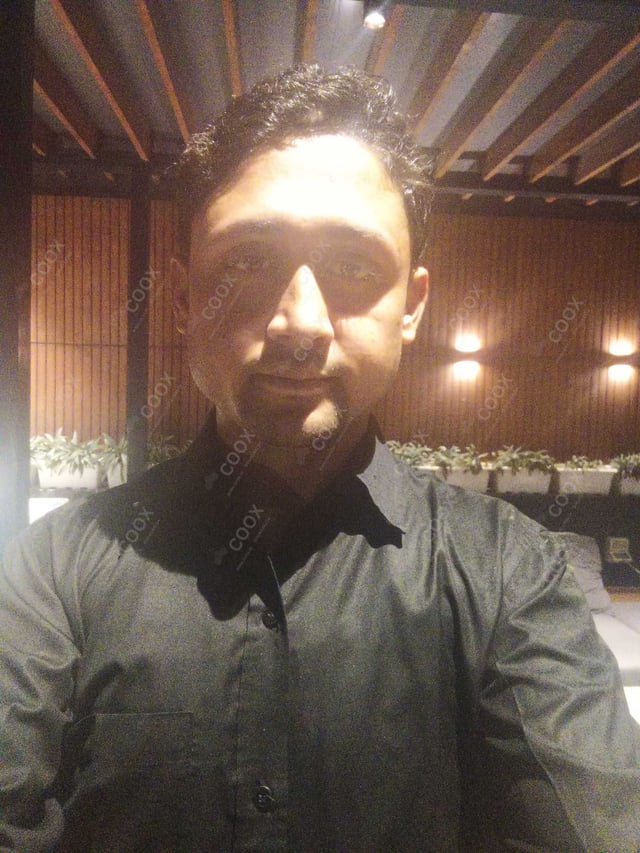 Chef from COOX at bookings. Professional cooks chefs at home