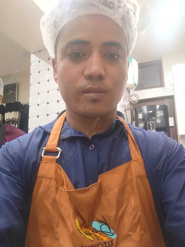 Chef from COOX at bookings. Professional cooks chefs at home