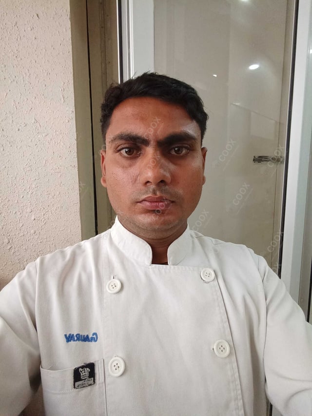 Chef from COOX at bookings. Professional cooks chefs at home