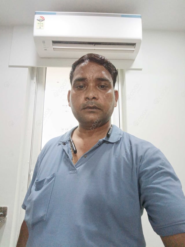 Chef from COOX at bookings. Professional cooks chefs at home