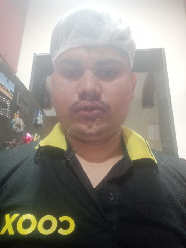 Chef from COOX at bookings. Professional cooks chefs at home