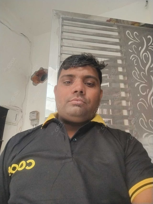 Chef from COOX at bookings. Professional cooks chefs at home