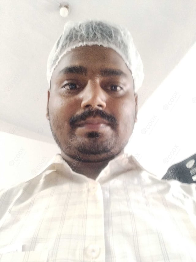 Chef from COOX at bookings. Professional cooks chefs at home