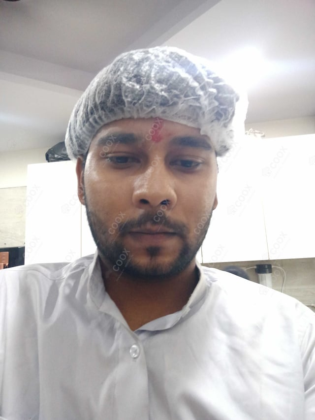 Chef from COOX at bookings. Professional cooks chefs at home