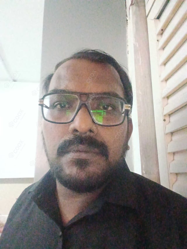 Chef from COOX at bookings. Professional cooks chefs at home