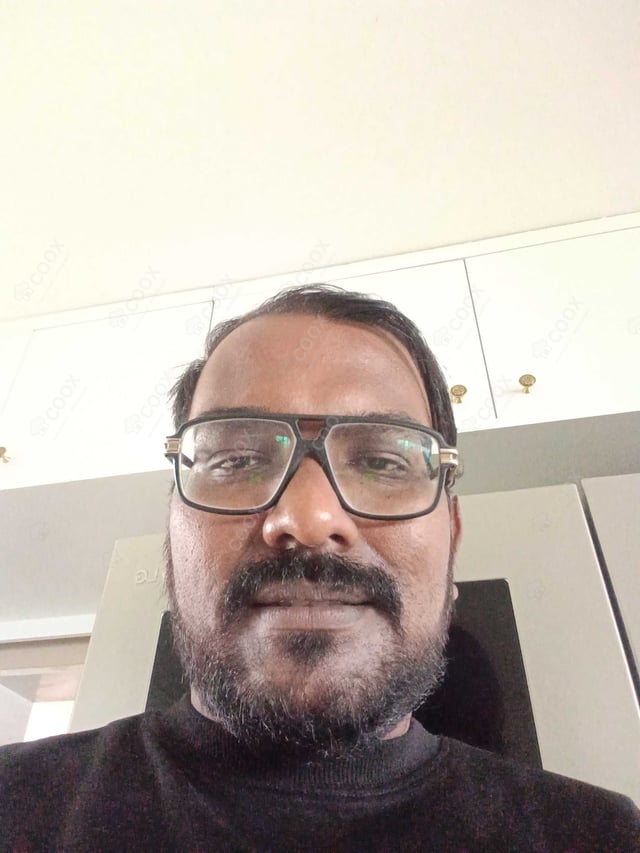 Chef from COOX at bookings. Professional cooks chefs at home