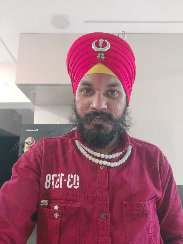 Chef from COOX at bookings. Professional cooks chefs at home