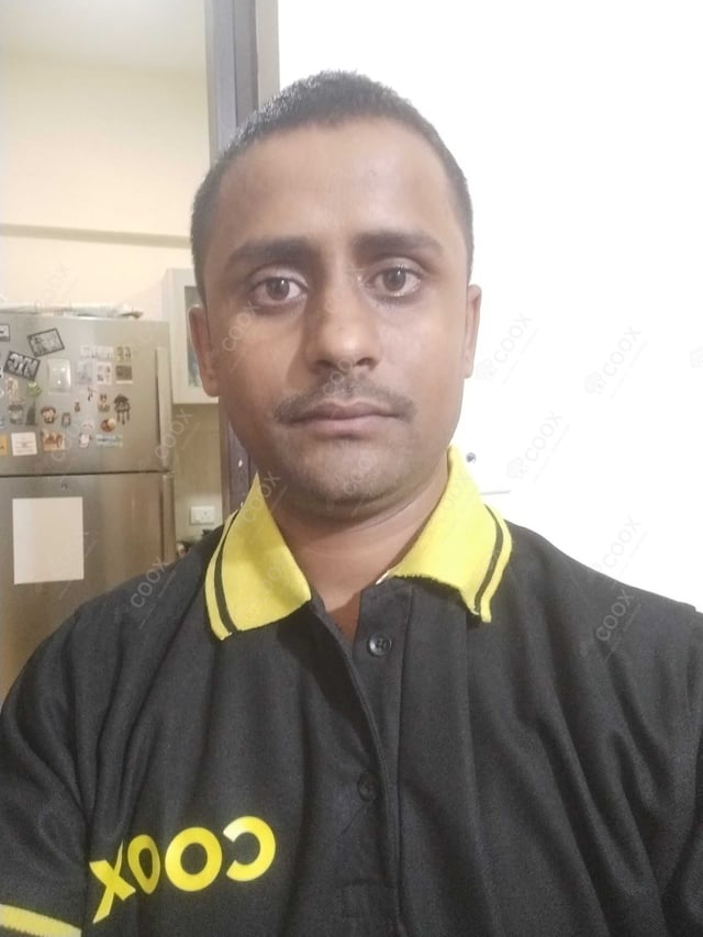 Chef from COOX at bookings. Professional cooks chefs at home