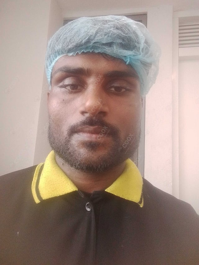 Chef from COOX at bookings. Professional cooks chefs at home